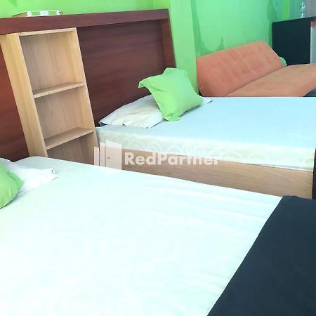 Seungit Syariah Inn Tebet Mitra Reddoorz Джакарта Екстер'єр фото