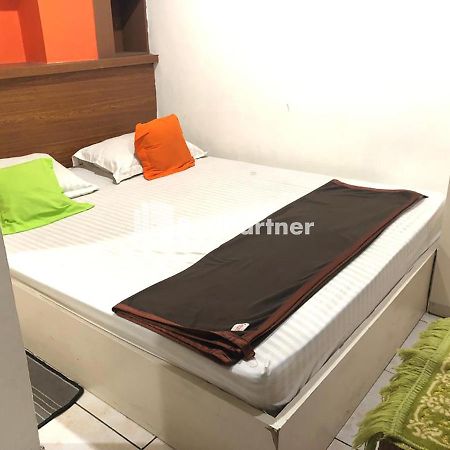 Seungit Syariah Inn Tebet Mitra Reddoorz Джакарта Екстер'єр фото