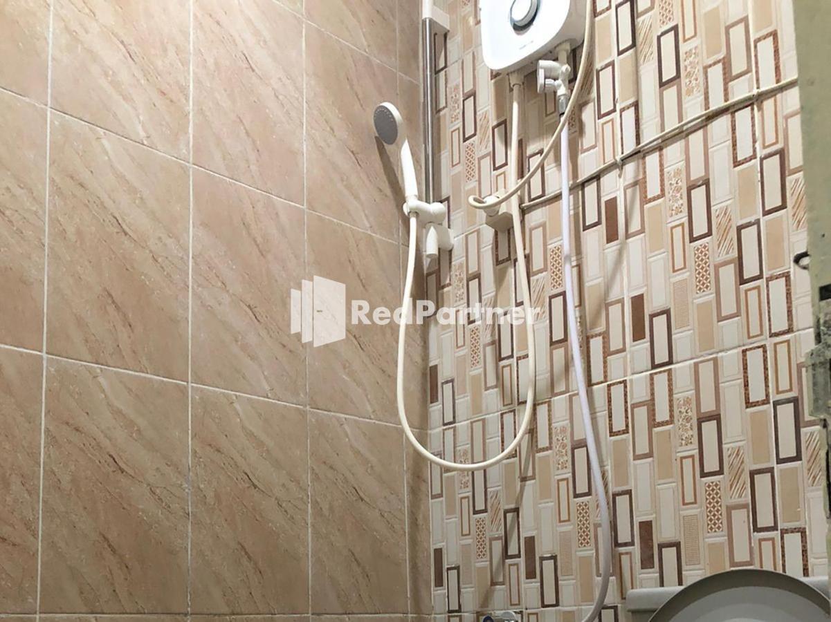 Seungit Syariah Inn Tebet Mitra Reddoorz Джакарта Екстер'єр фото