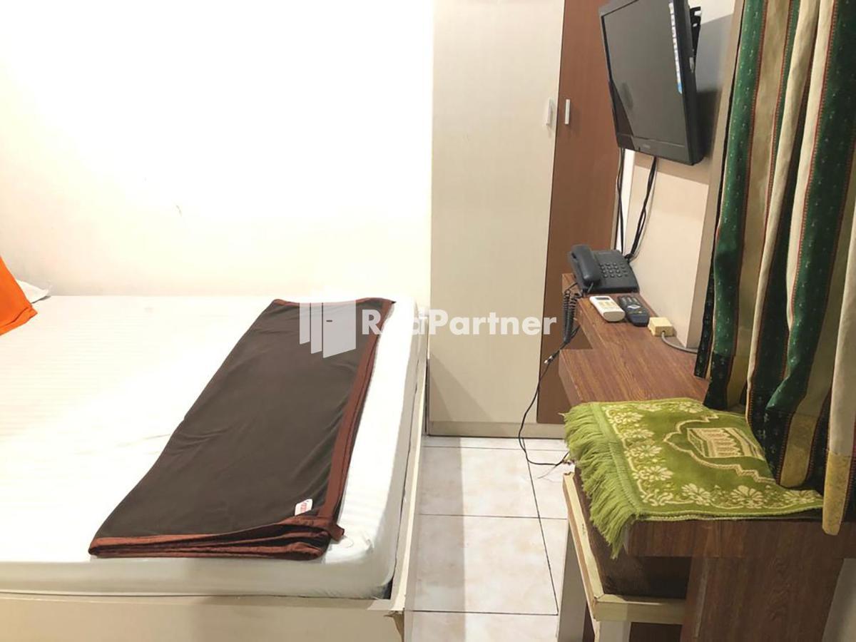 Seungit Syariah Inn Tebet Mitra Reddoorz Джакарта Екстер'єр фото