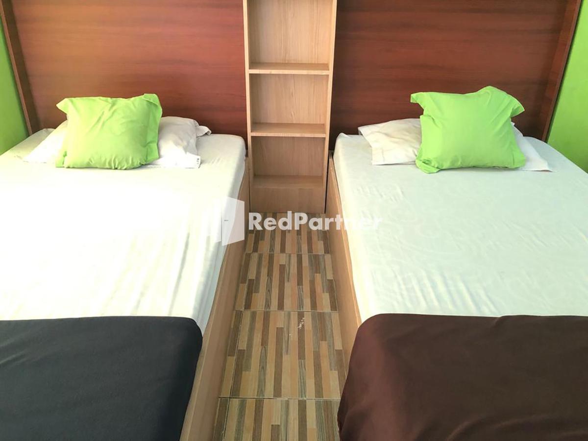 Seungit Syariah Inn Tebet Mitra Reddoorz Джакарта Екстер'єр фото